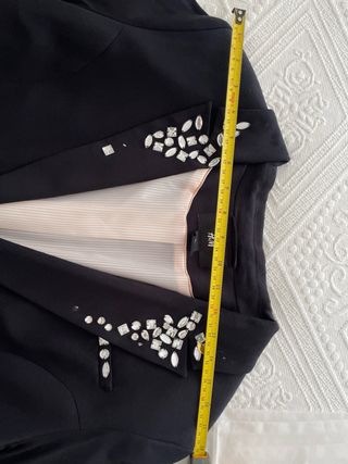 Chaqueta Negra Mujer H&M con Pedrería