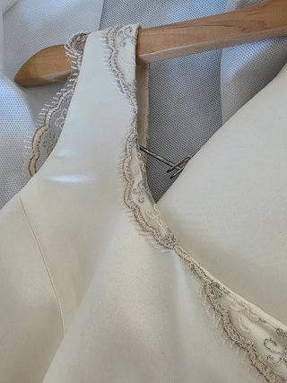 Vestido de Novia Elegante con Adorno