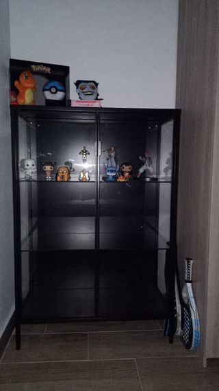 Vitrina metálica negra