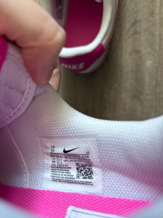 Zapatillas Nike Blancas y Rosas