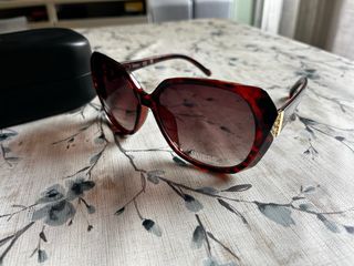 Gafas de sol Guess marrones