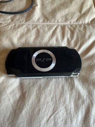 Consola Sony PSP Negra + Cargador y Funda