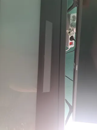 Cómoda negra de madera IKEA