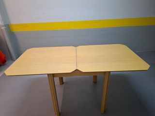 Conjunto mesa madera extensible y 4 sillas
