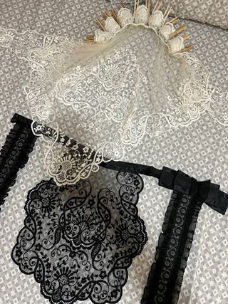 Mantilla y delantal alicantino