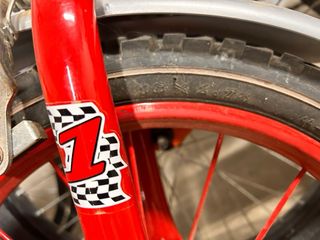 Bicicleta infantil roja