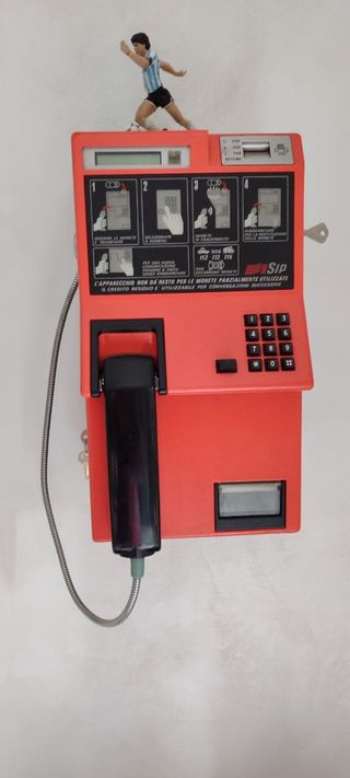 Telefono pubblico vintage SIP rosso