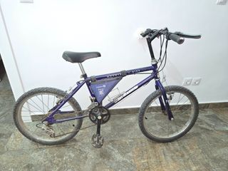 Bicicleta BH infantil antigua con marchas