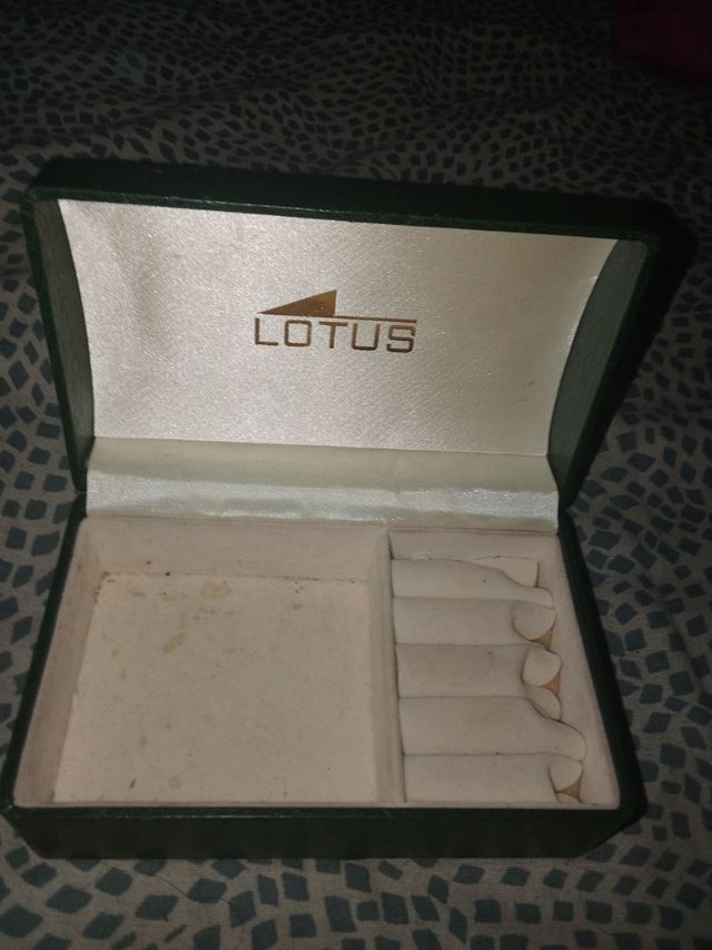 Caja joyero para reloj Lotus