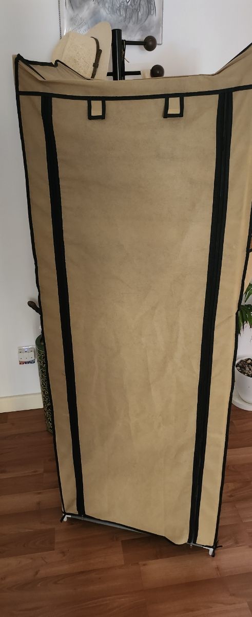 Zapatero de lona beige con 9 baldas