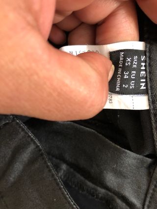 Pantalones negros ajustados