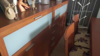 Aparador de salón madera y cristal