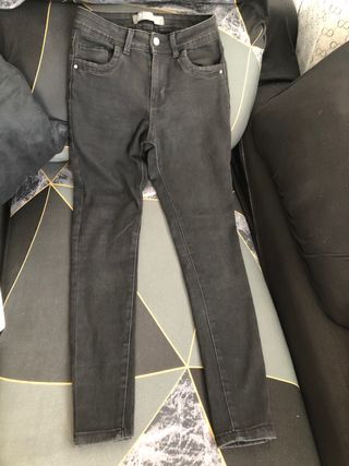 Pantalón vaquero skinny negro talla 36