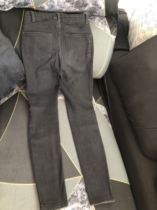 Pantalón vaquero skinny negro talla 36
