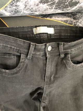 Pantalón vaquero skinny negro talla 36