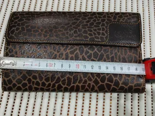Monedero piel estampado animal