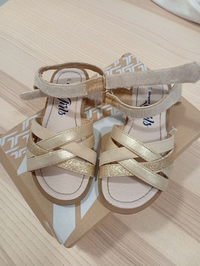 Lote 5 pares calzado niña.