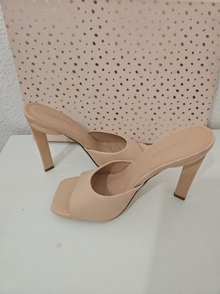 Sandalias tacón nude sin estrenar, 