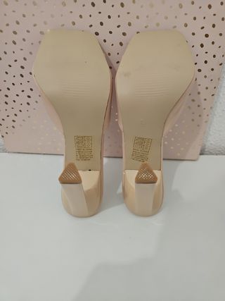 Sandalias tacón nude sin estrenar, 