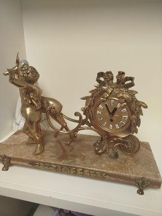Reloj de sobremesa de mármol y bronce