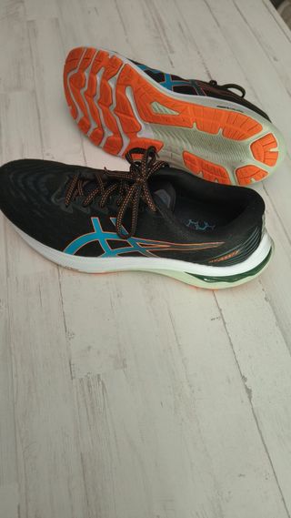 Zapatillas Asics Negras