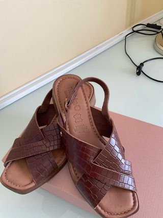Sandalias Marrones Piel Efecto Cocodrilo