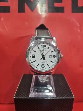 Reloj Casio Timeless MTP - 1314 PL, Como Nuevo.