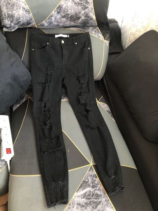 Pantalones vaqueros negros rotos Talla 38/40