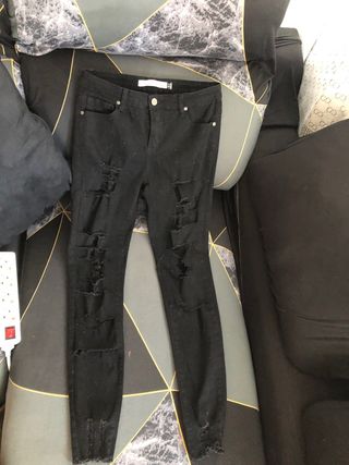 Pantalones vaqueros negros rotos Talla 38/40