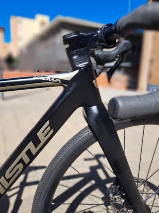 Bicicleta Gravel Whistle carbono.