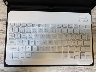 Funda con Teclado para iPad 7ª, 8ª, 9ª Generación