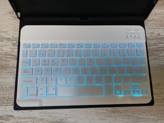 Funda con Teclado para iPad 7ª, 8ª, 9ª Generación