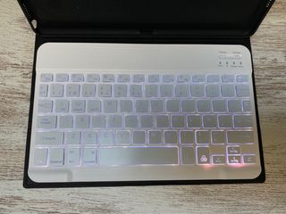 Funda con Teclado para iPad 7ª, 8ª, 9ª Generación