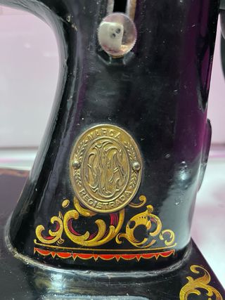 Máquina de coser Alfa Modelo 20