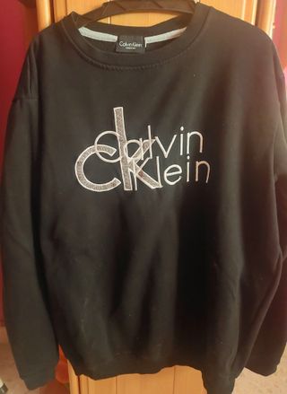 Sudadera Calvin Klein Negra Bordada