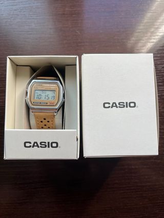 Casio Vintage Beige/Plata