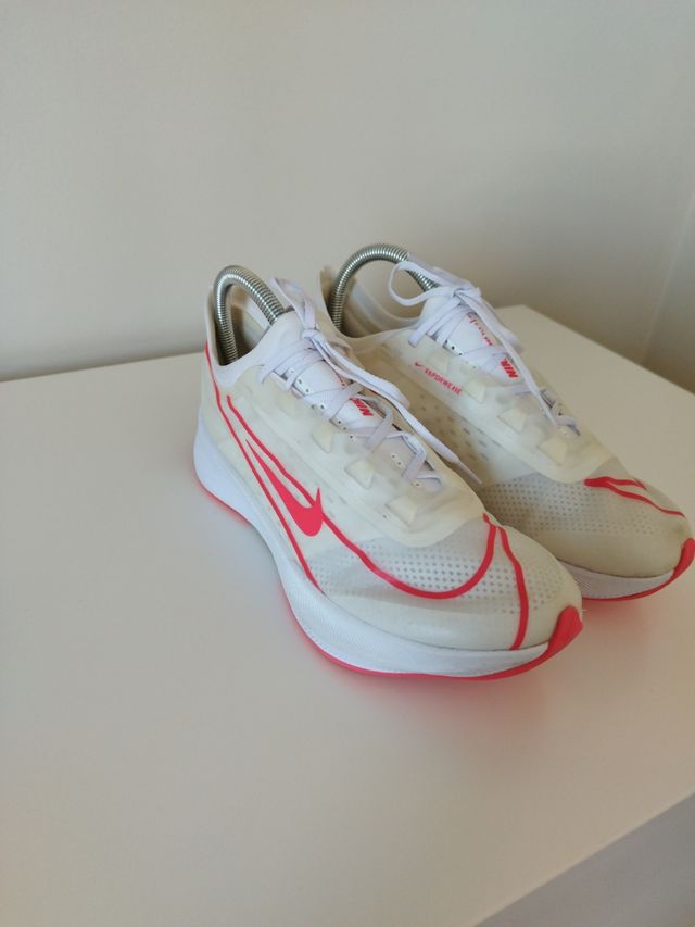 Sapatos Nike Vaporweave Branco e Rosa
