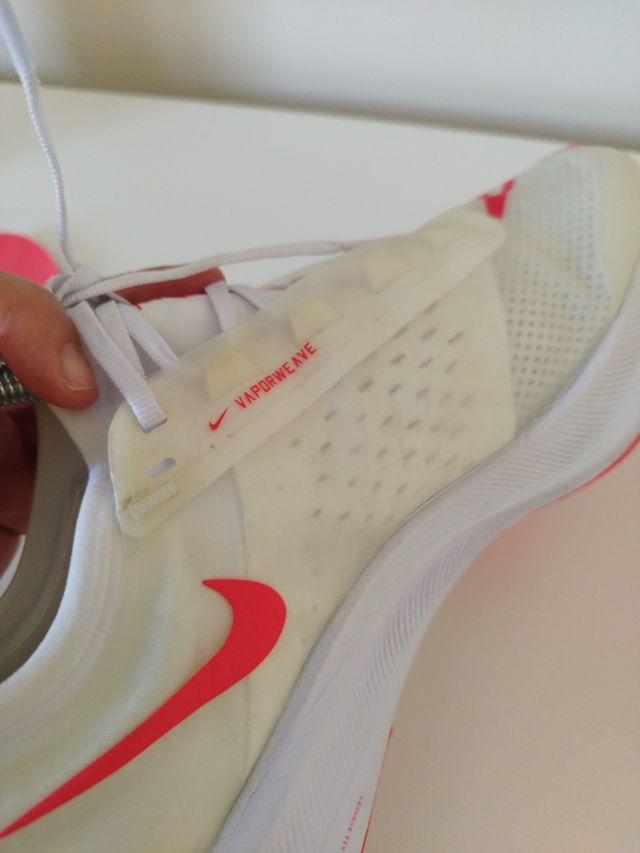Sapatos Nike Vaporweave Branco e Rosa
