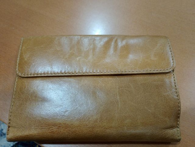 Monedero de piel con estrella