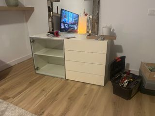 Mueble cajonera blanco y plata