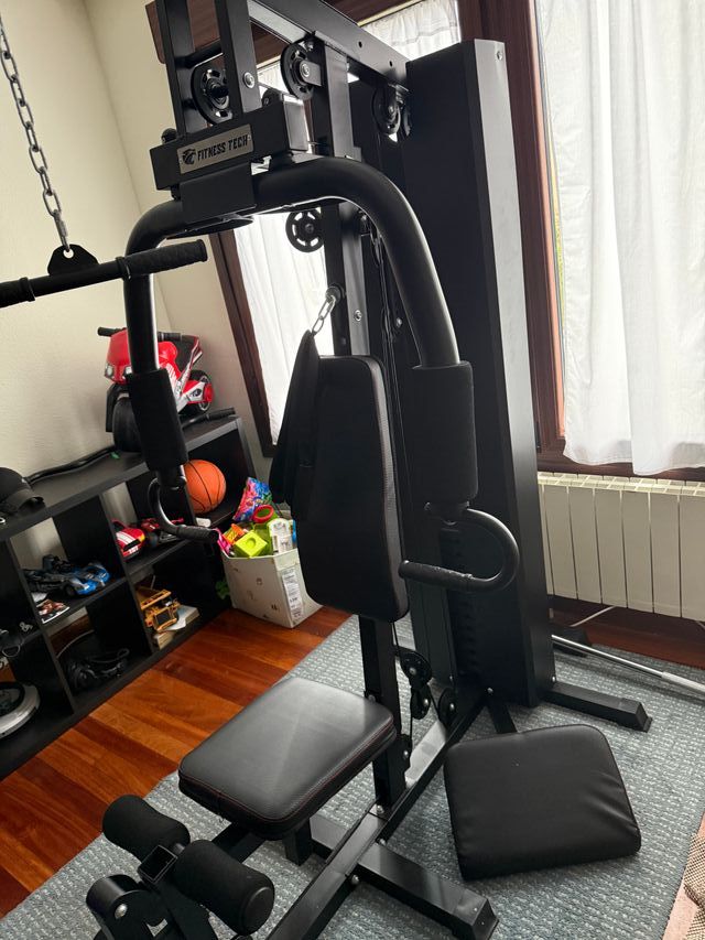 Máquina de ejercicios multifuncional