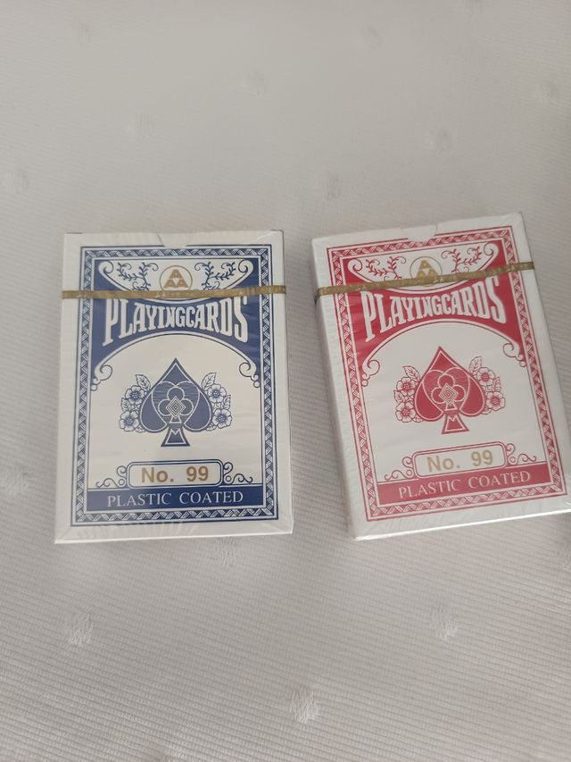 Rueda de póker con cartas