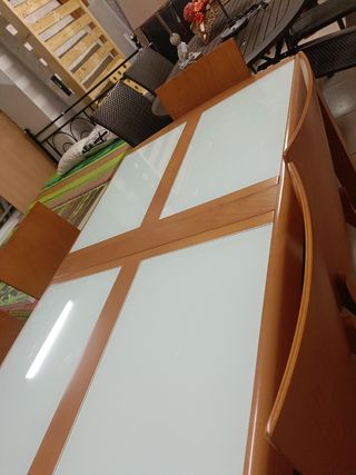 Mesa extensible madera y cristal + 6 sillas,