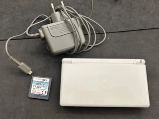 Nintendo DS Lite Blanca + Cargador y Juego