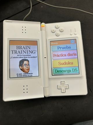Nintendo DS Lite Blanca + Cargador y Juego