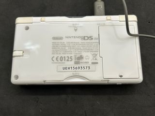 Nintendo DS Lite Blanca + Cargador y Juego