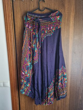 Falda larga midi multicolor azul.