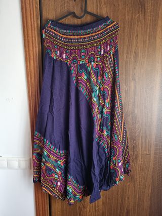 Falda larga midi multicolor azul.
