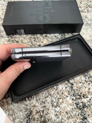 Samsung Galaxy Z Flip4 Negro