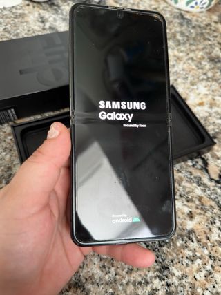 Samsung Galaxy Z Flip4 Negro